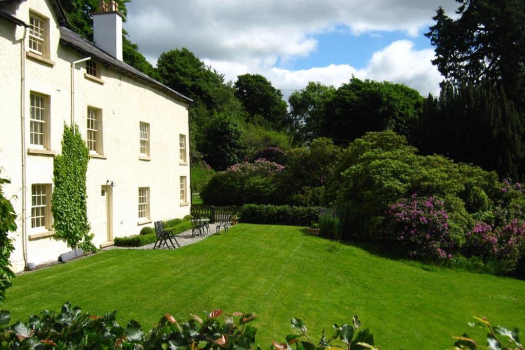 Plas Yn Yale With Mountain Views From All Windows Wrexham Buitenkant foto