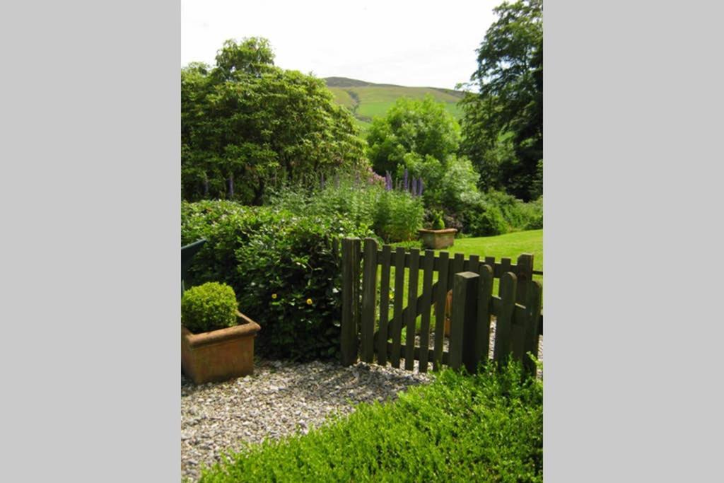 Plas Yn Yale With Mountain Views From All Windows Wrexham Buitenkant foto