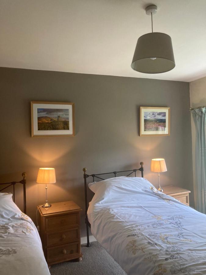 Plas Yn Yale With Mountain Views From All Windows Wrexham Buitenkant foto